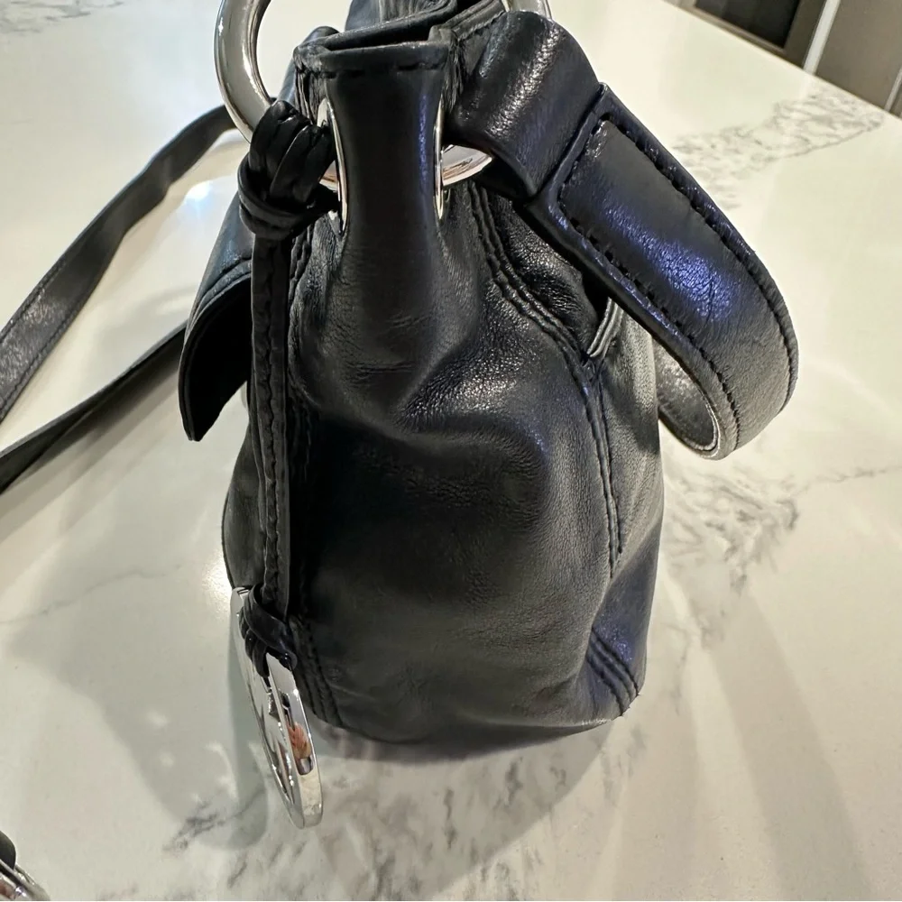 Michael Kors - Leather Shoulder Bag With Removable Crossbody Strap. EUC - Picture 10 of 16